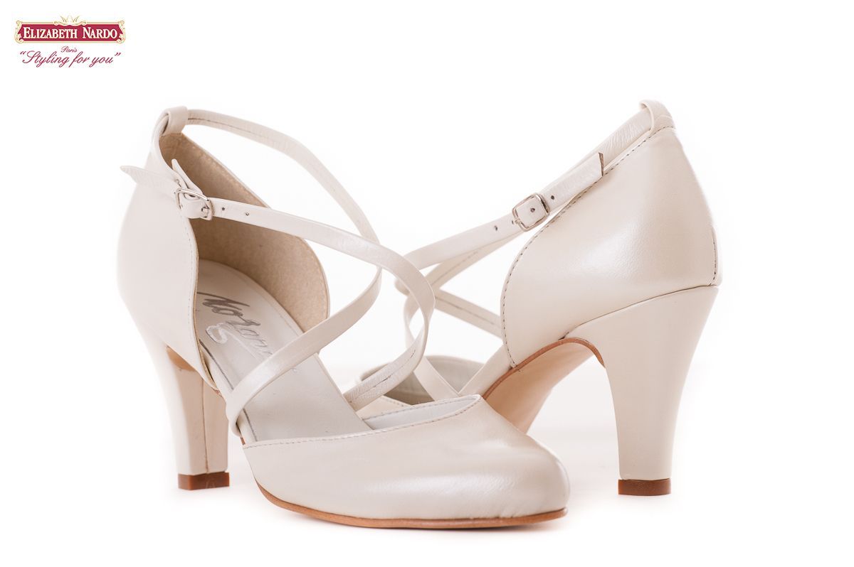 17-903 Morandi bőrcipő fehér színben 35-42 méretig